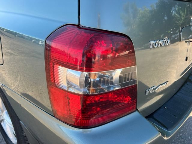 Used 2004 Toyota Highlander Limited w/ Leather Trim Pkg AWD/4WD image 10