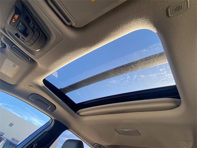 Used 2024 Toyota Corolla Cross XLE image 30