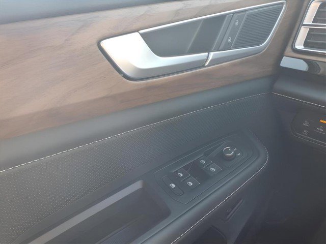 New 2026 Volkswagen Atlas SE image 14