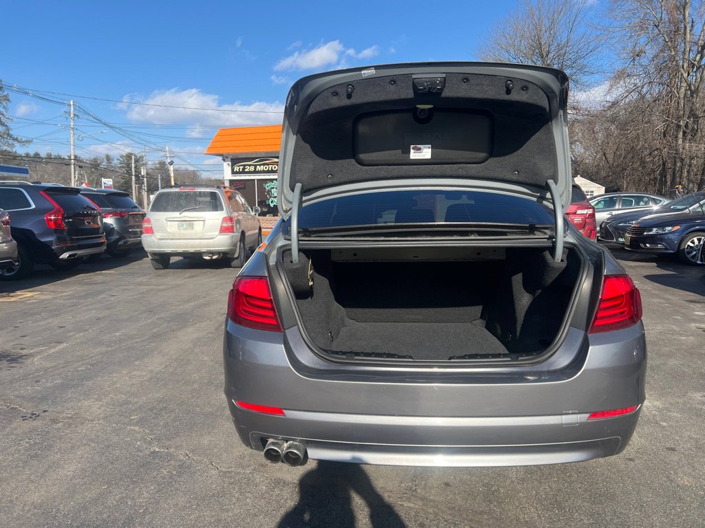 Used 2011 BMW 528i Sedan RWD image 5