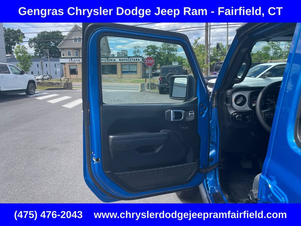 Certified 2025 Jeep Gladiator Sport AWD/4WD image 40