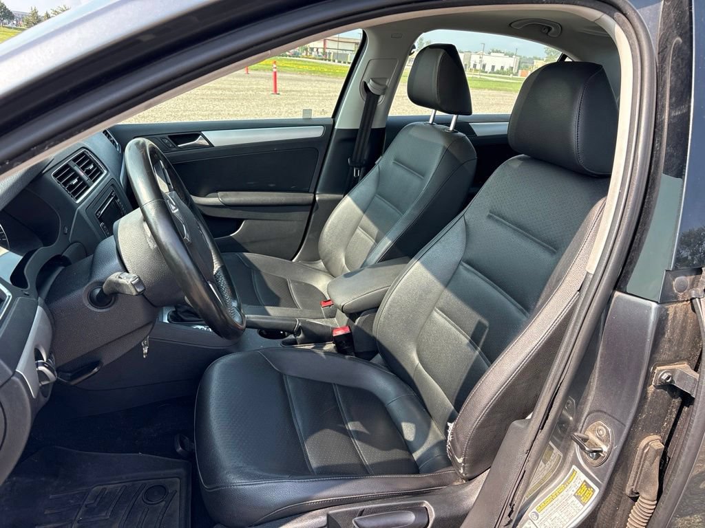 Used 2013 Volkswagen Jetta SE FWD image 15