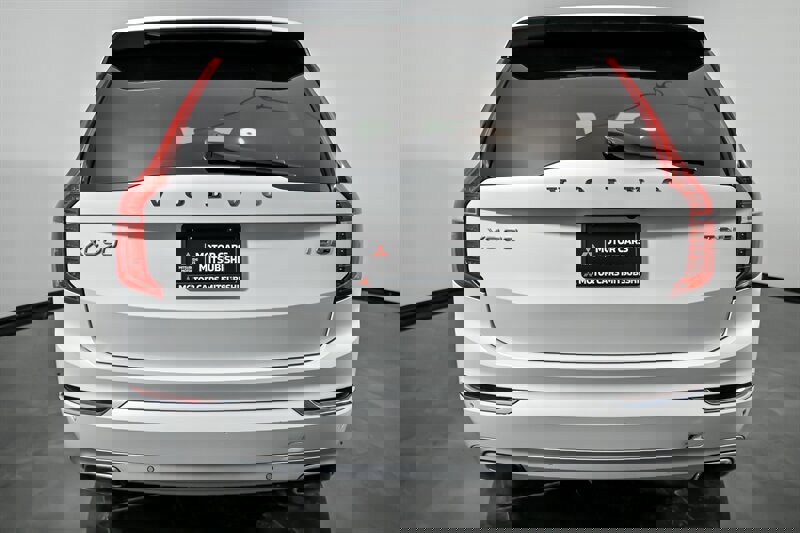 Used 2016 Volvo XC90 T8 Inscription image 9