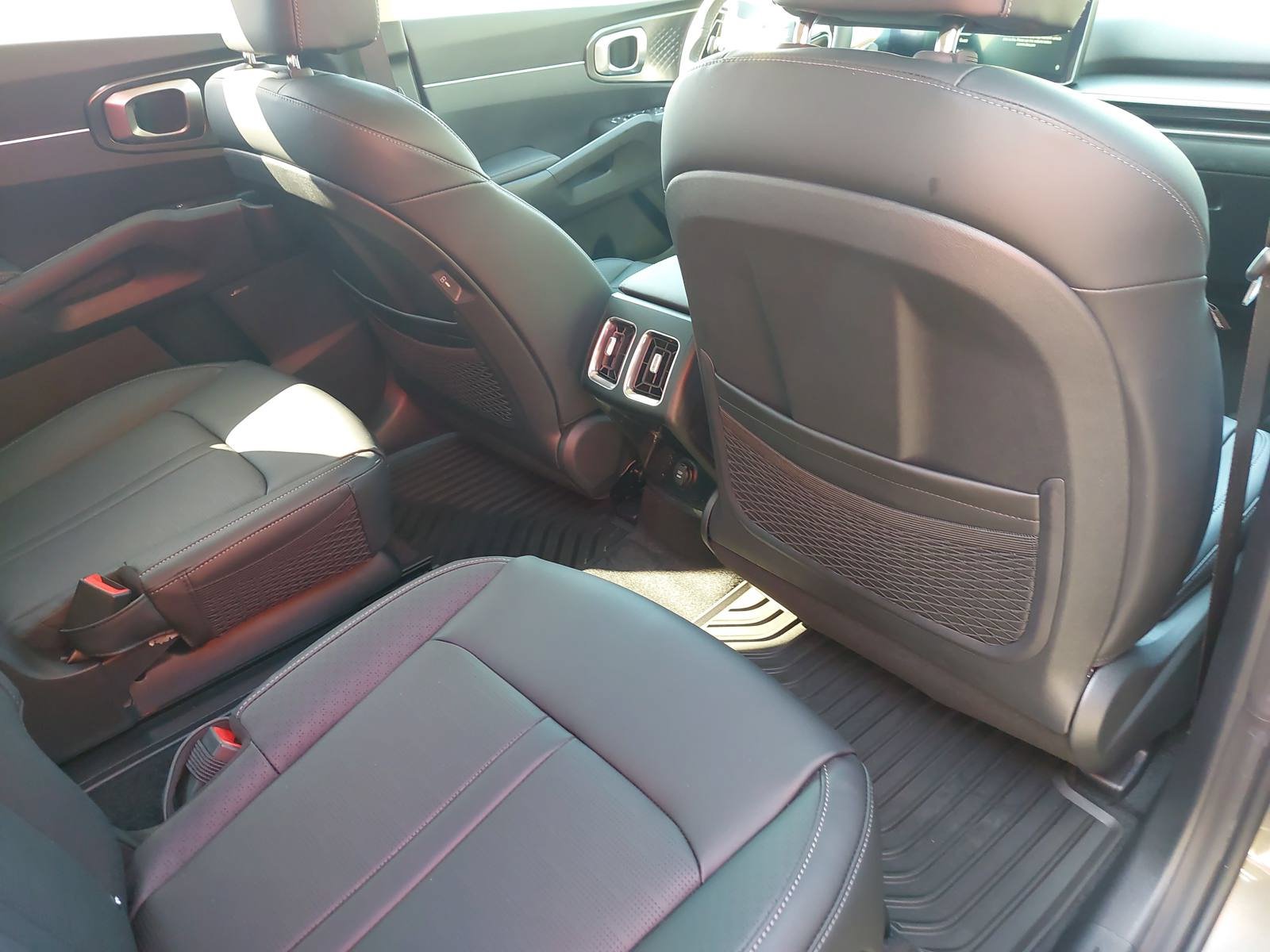 New 2026 Kia Sorento EX w/ EX Premium Package FWD image 11