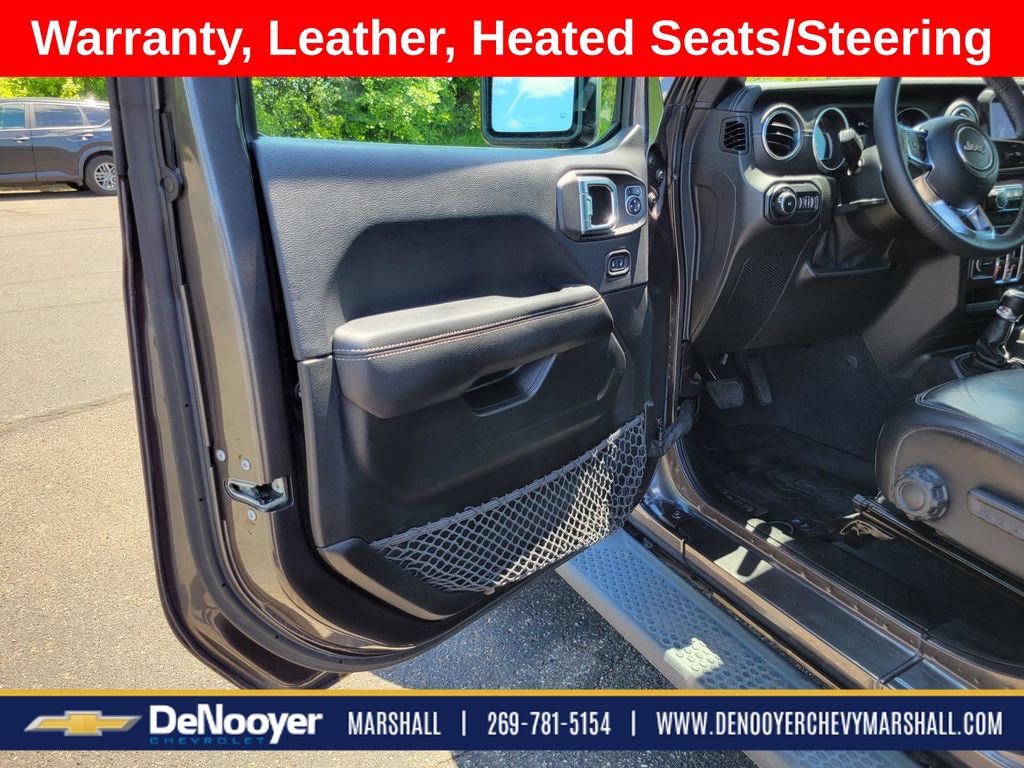 Used 2018 Jeep Wrangler Unlimited Sahara AWD/4WD image 6