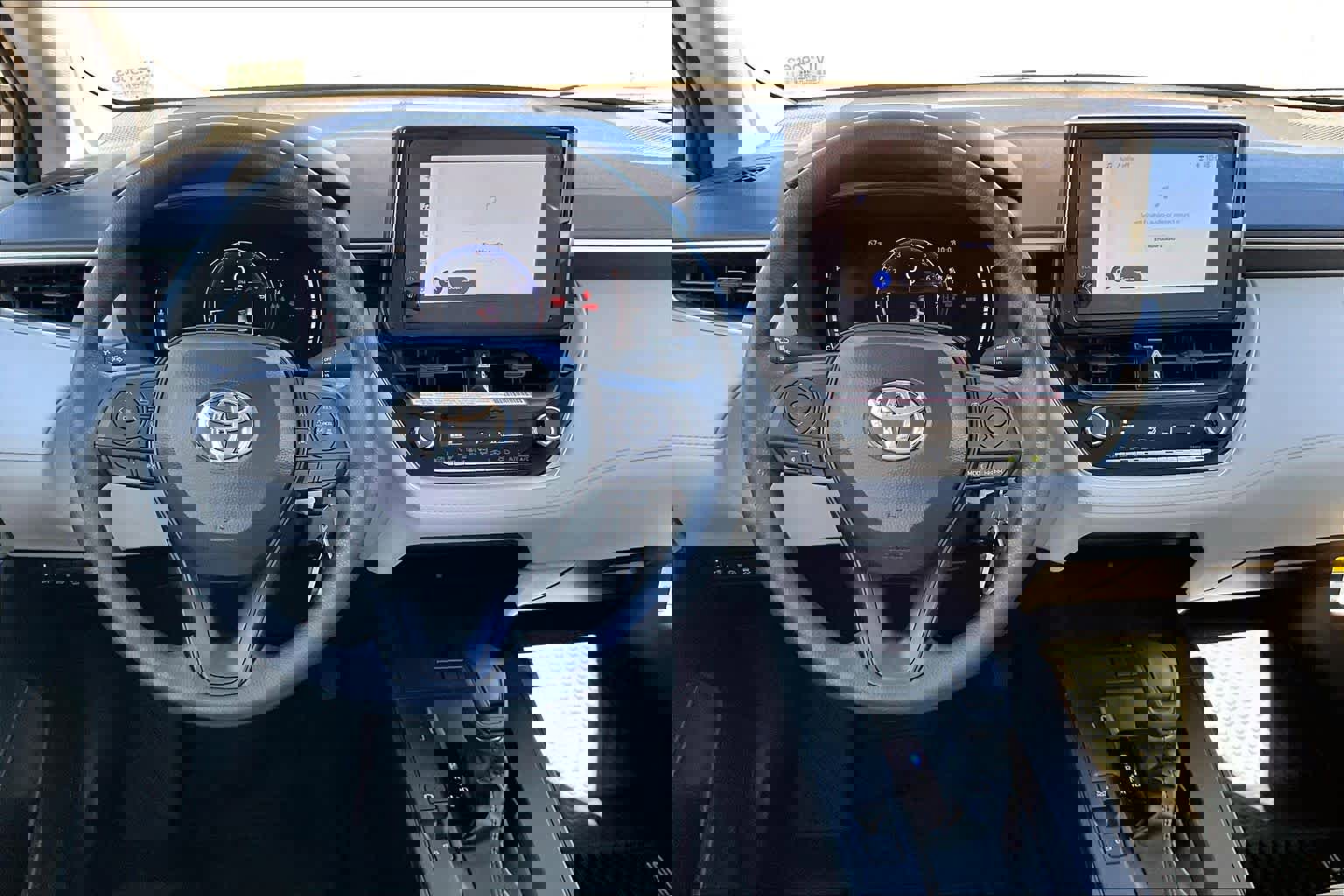 Used 2026 Toyota Corolla Cross L image 6