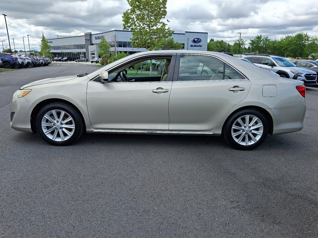 Used 2013 Toyota Camry XLE w/ Leather Pkg FWD image 4