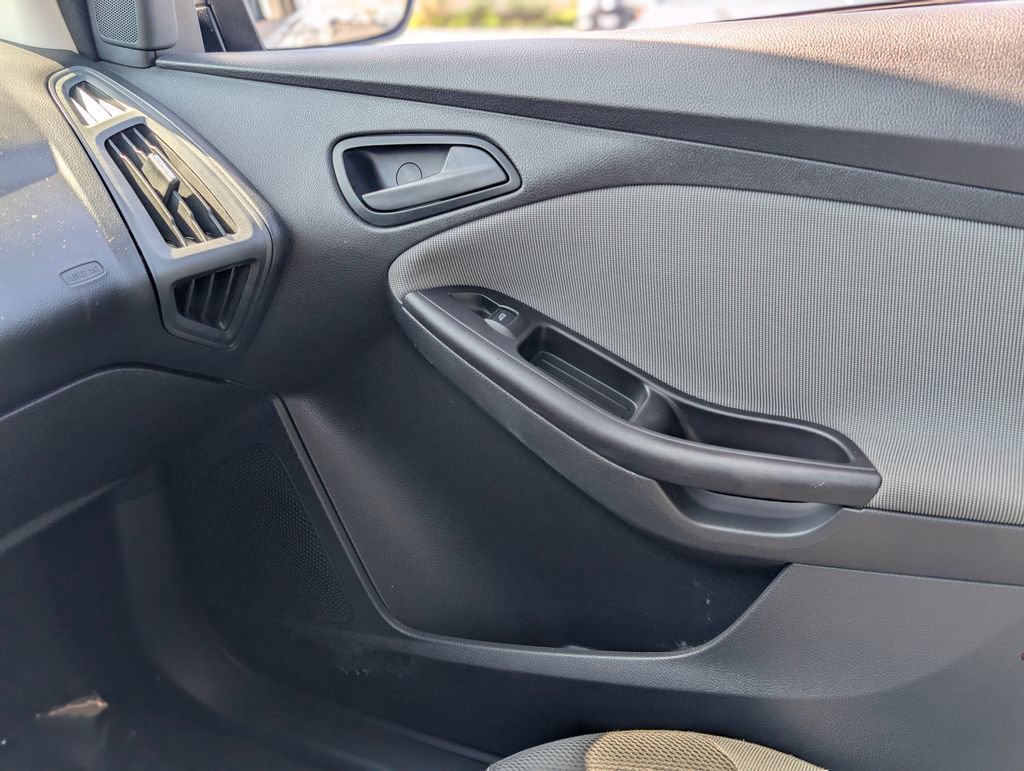 Used 2012 Ford Focus S FWD image 23