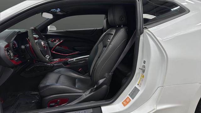 Used 2017 Chevrolet Camaro SS RWD image 9
