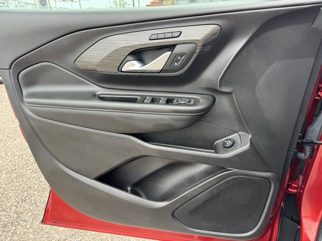 Used 2024 GMC Terrain SLT image 24