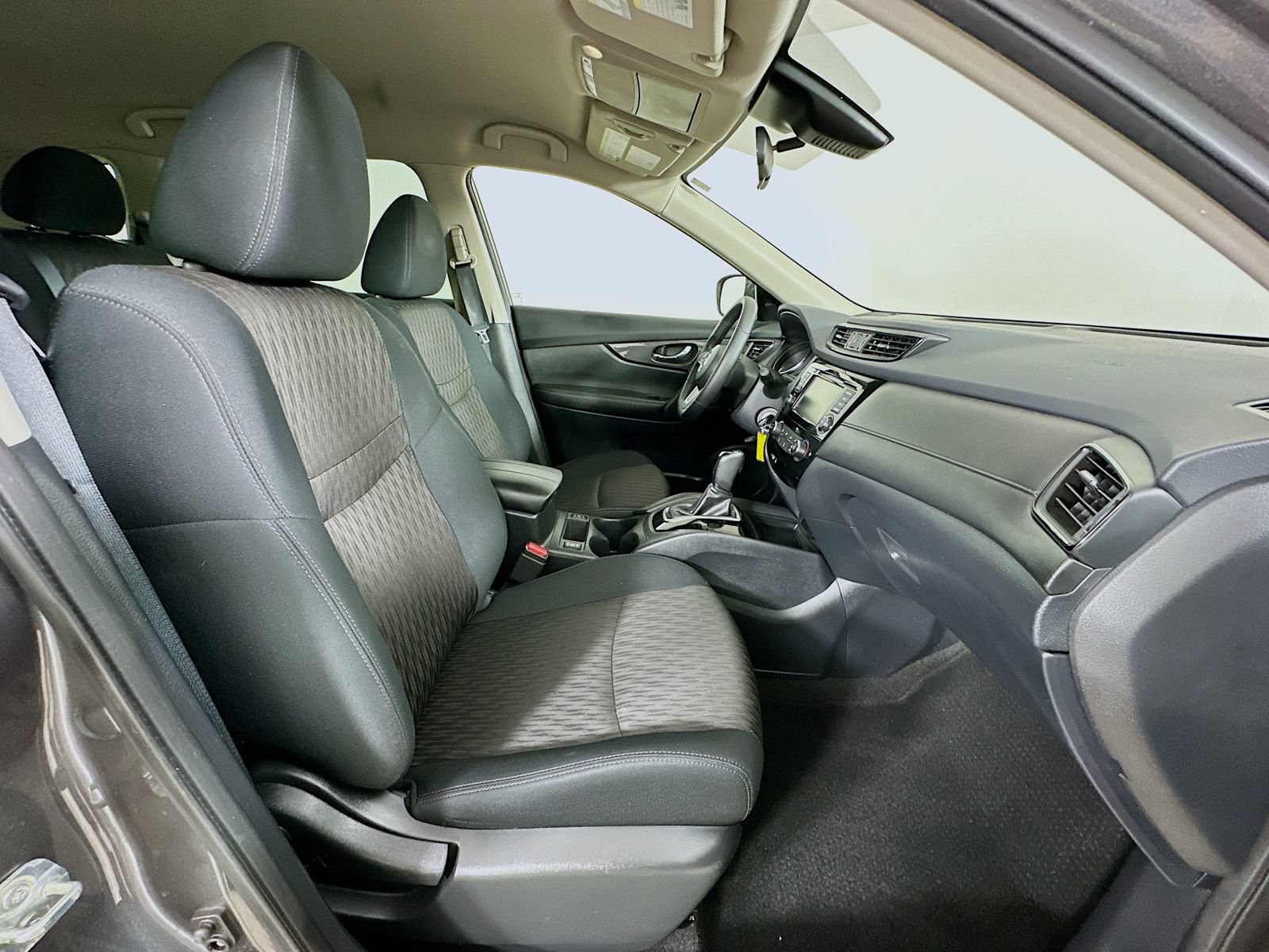 Used 2019 Nissan Rogue S w/ Special Edition Package AWD/4WD image 40
