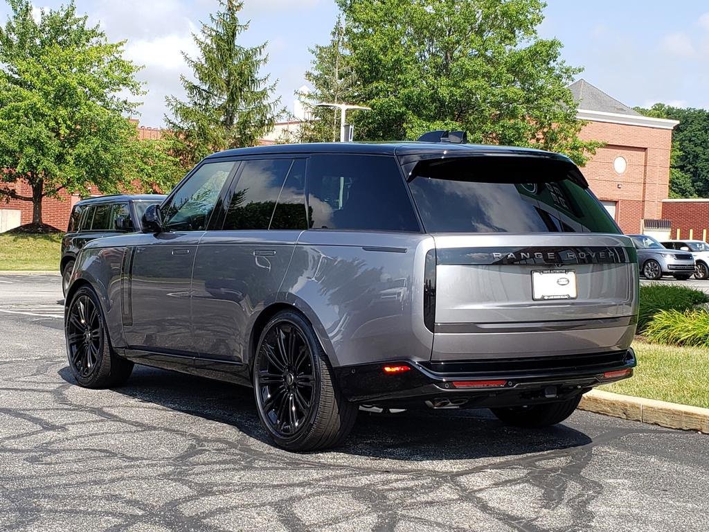 New 2025 Land Rover Range Rover SE image 7