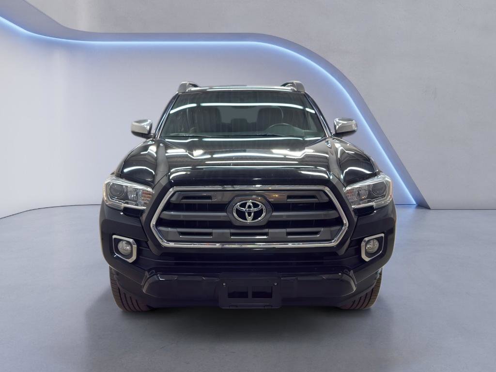 Used 2016 Toyota Tacoma Limited w/ Towing Package image 2