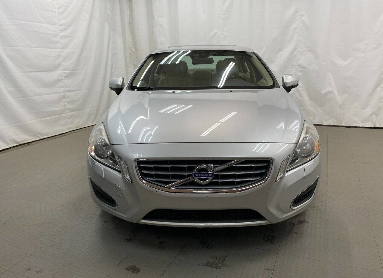 Used 2012 Volvo S60 T5 w/ Climate Pkg image 3