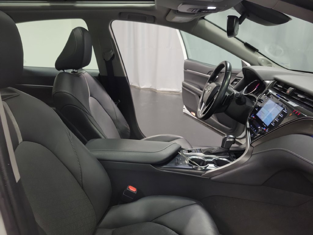 Used 2020 Toyota Camry XSE w/ Navigation Package FWD image 33