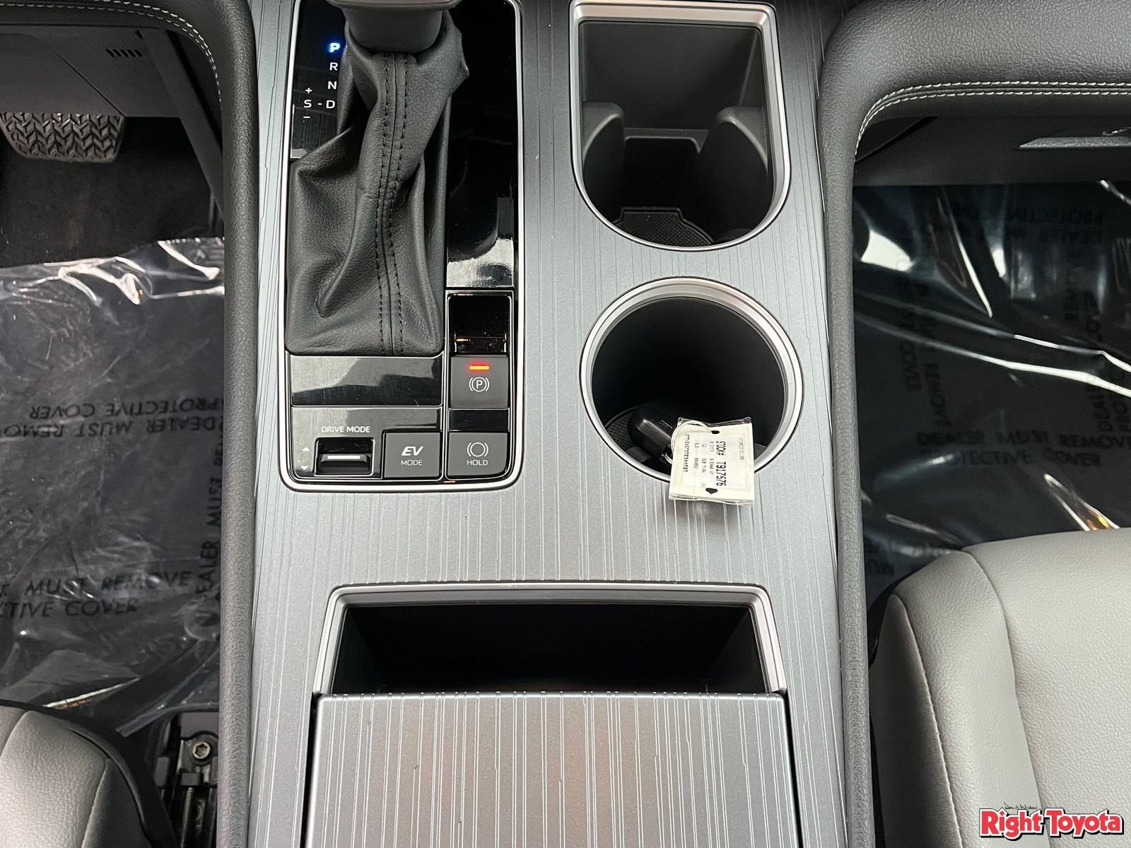 Certified 2026 Toyota Sienna XLE FWD image 31