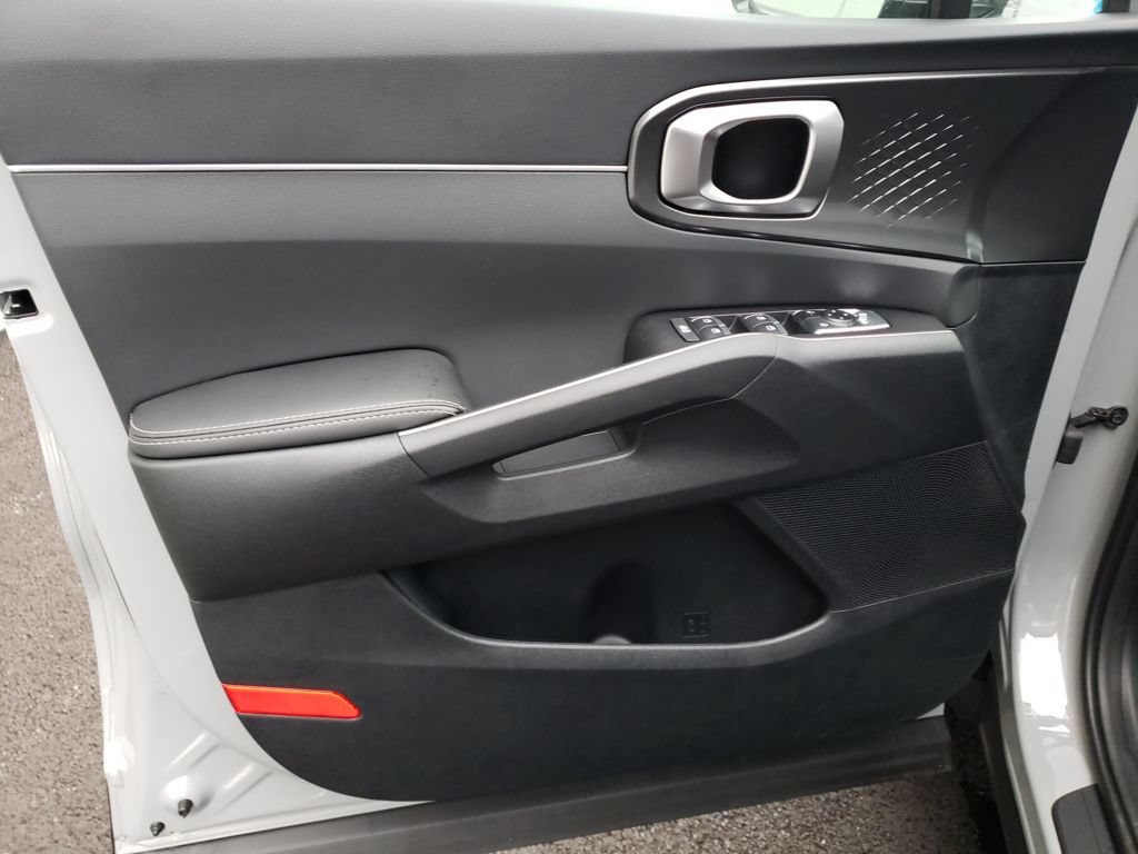 New 2026 Kia Sorento S w/ S Panoramic Sunroof Package FWD image 16