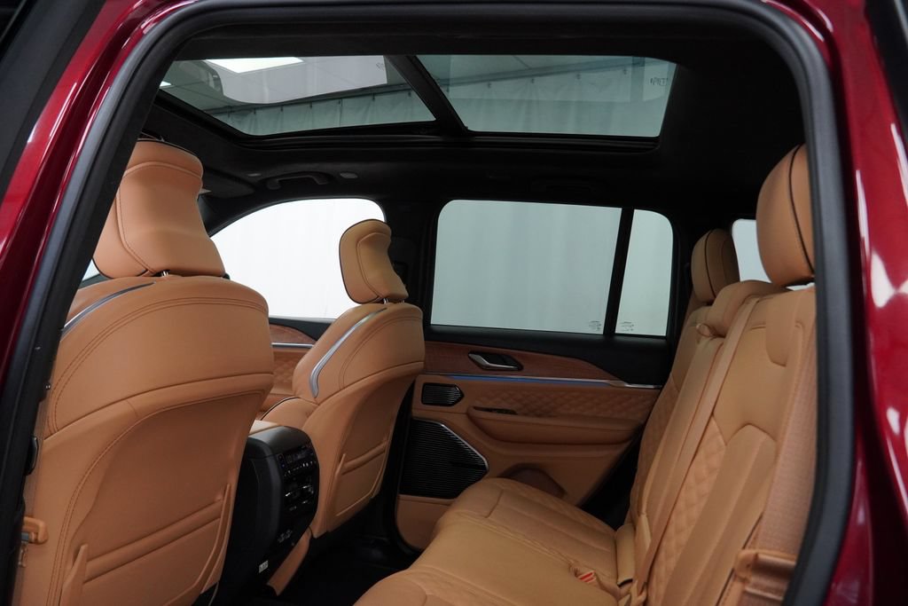 Certified 2025 Jeep Grand Cherokee Summit AWD/4WD image 21