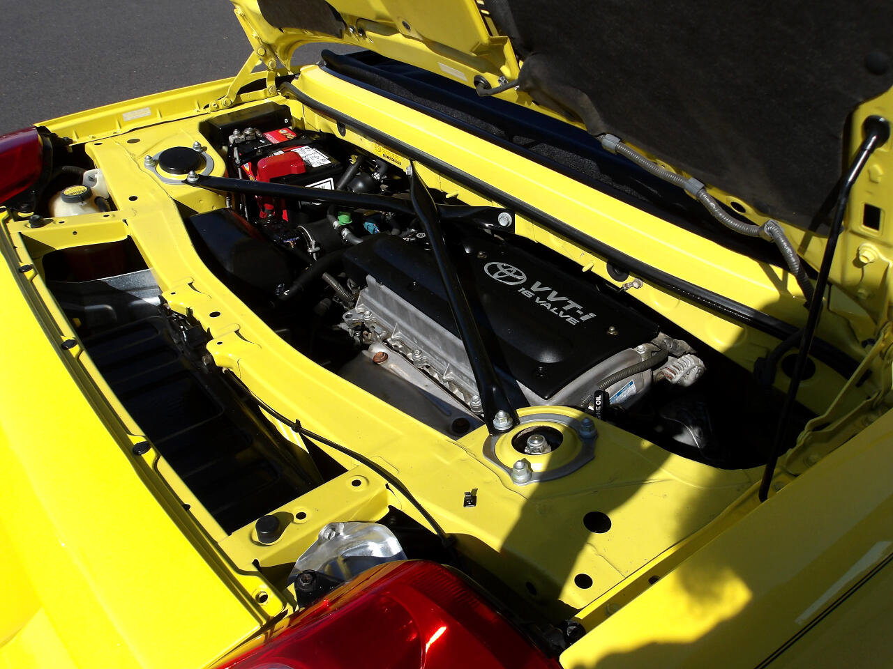 Used 2003 Toyota MR2 image 26