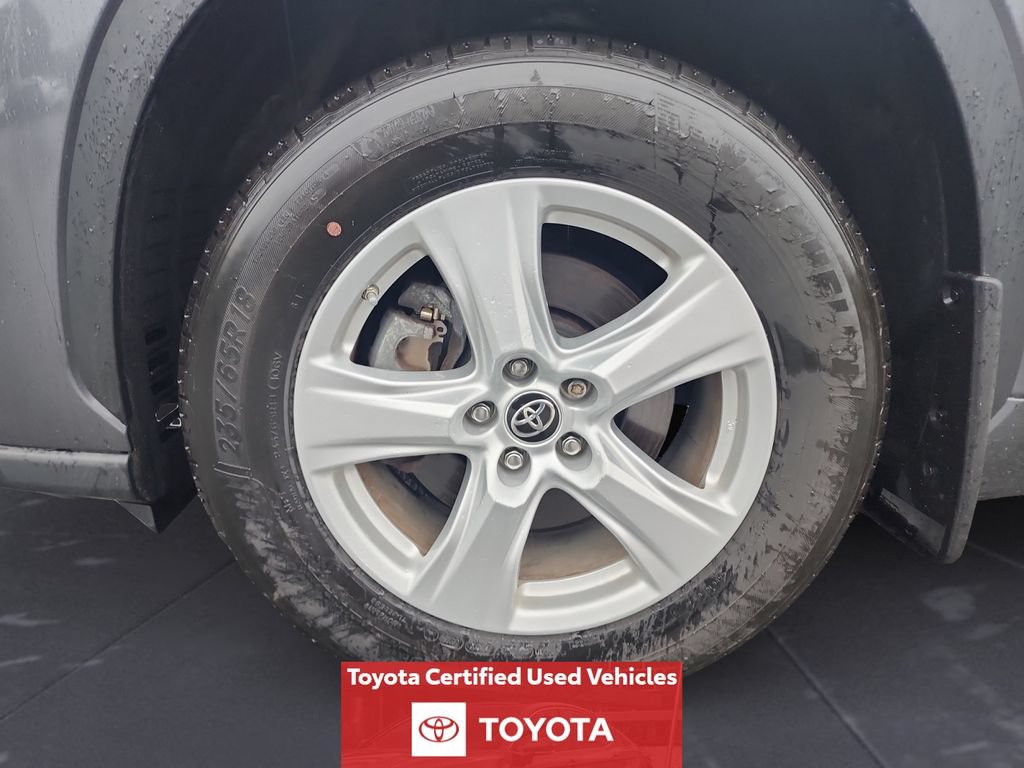 Certified 2024 Toyota Highlander LE AWD/4WD image 16