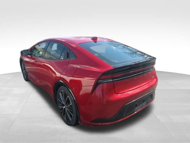 Used 2024 Toyota Prius XLE image 3