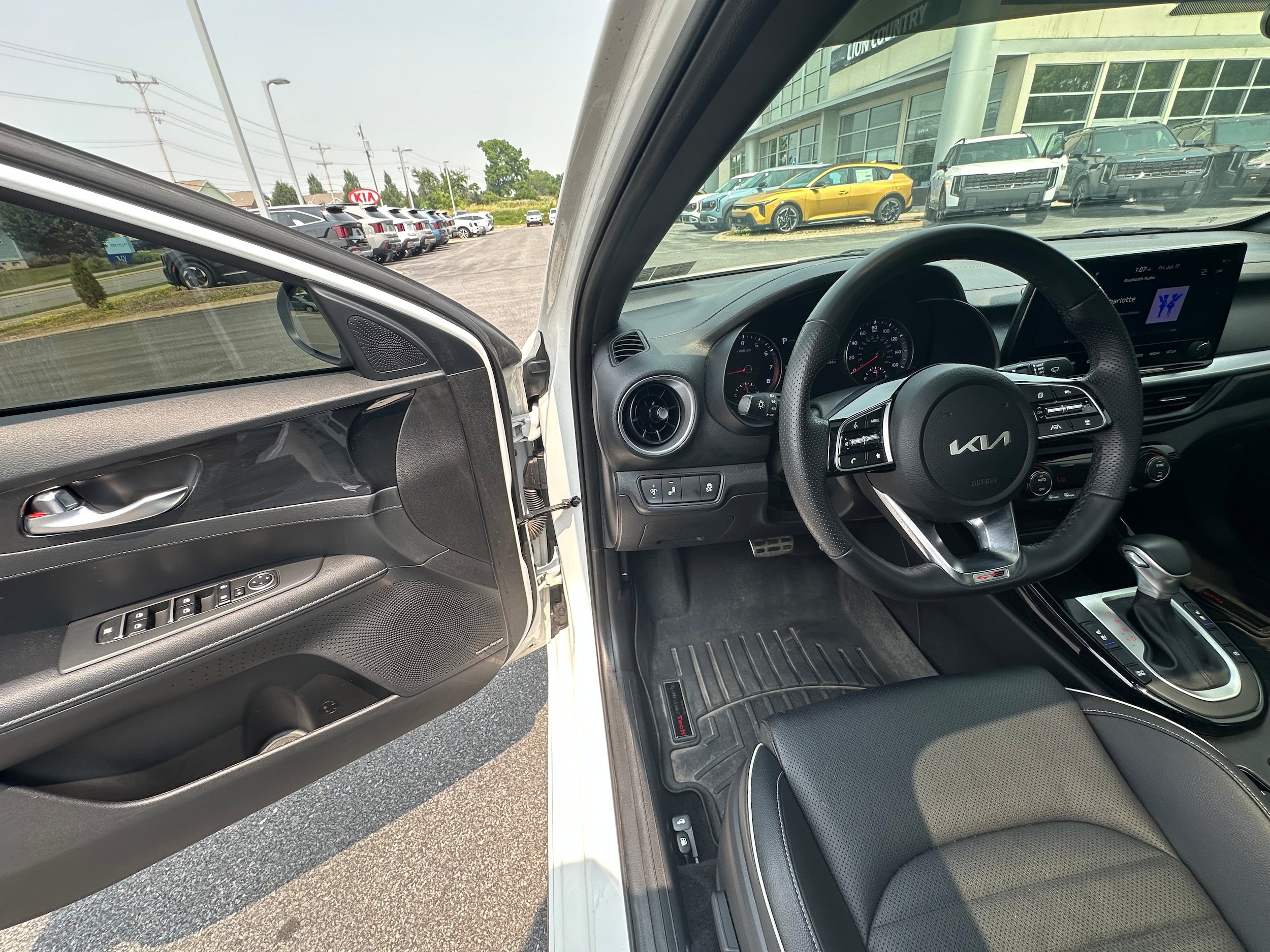 Used 2023 Kia Forte GT-Line w/ GT-Line Premium Package FWD image 18