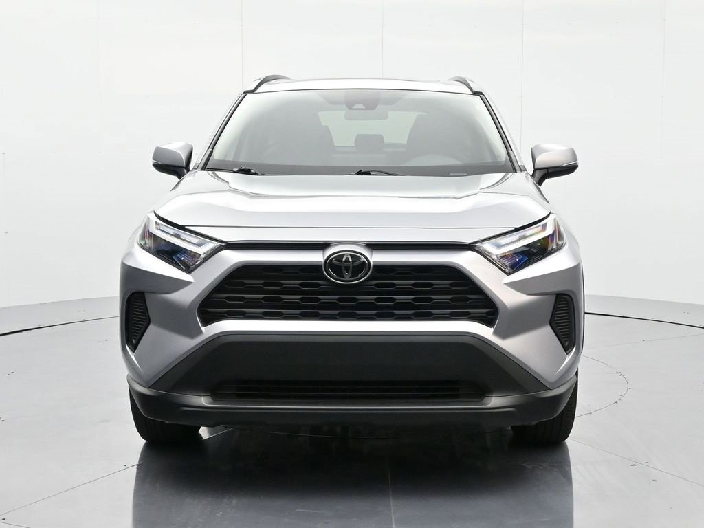 Used 2025 Toyota RAV4 XLE image 2