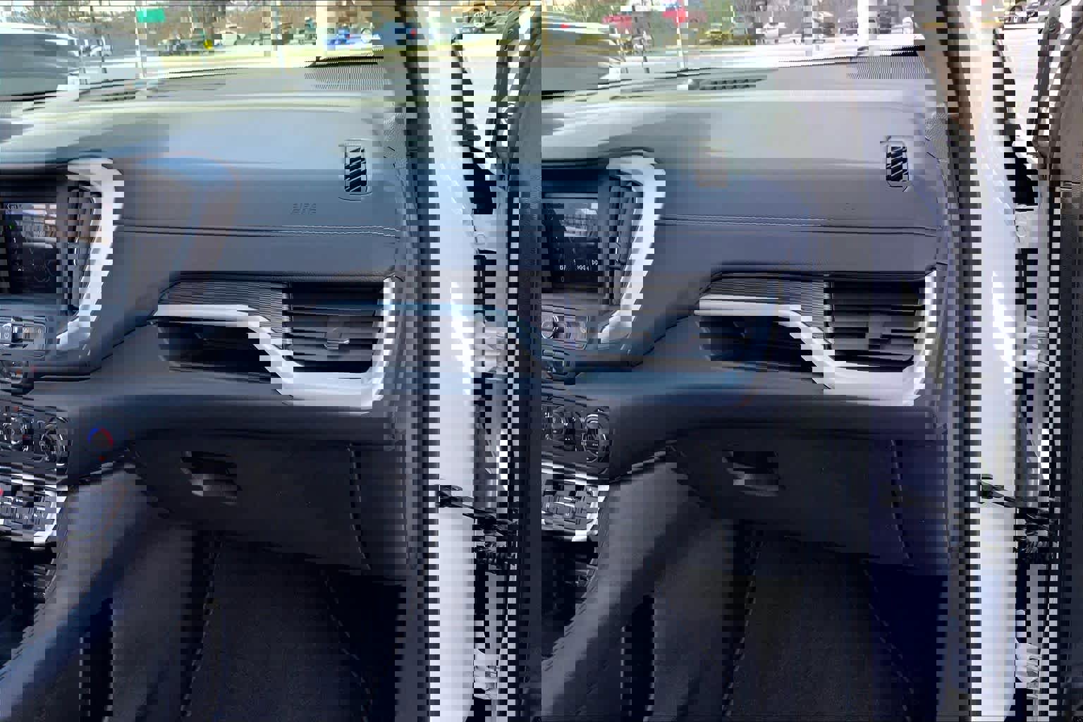 Used 2022 GMC Terrain SLE w/ Driver Convenience Package image 17