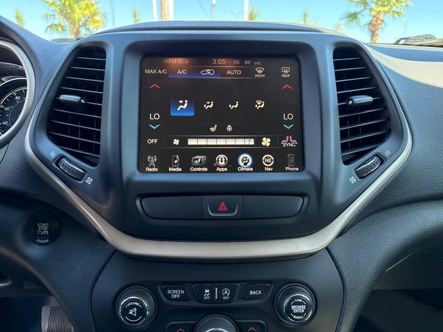 Used 2016 Jeep Cherokee Limited AWD/4WD image 21