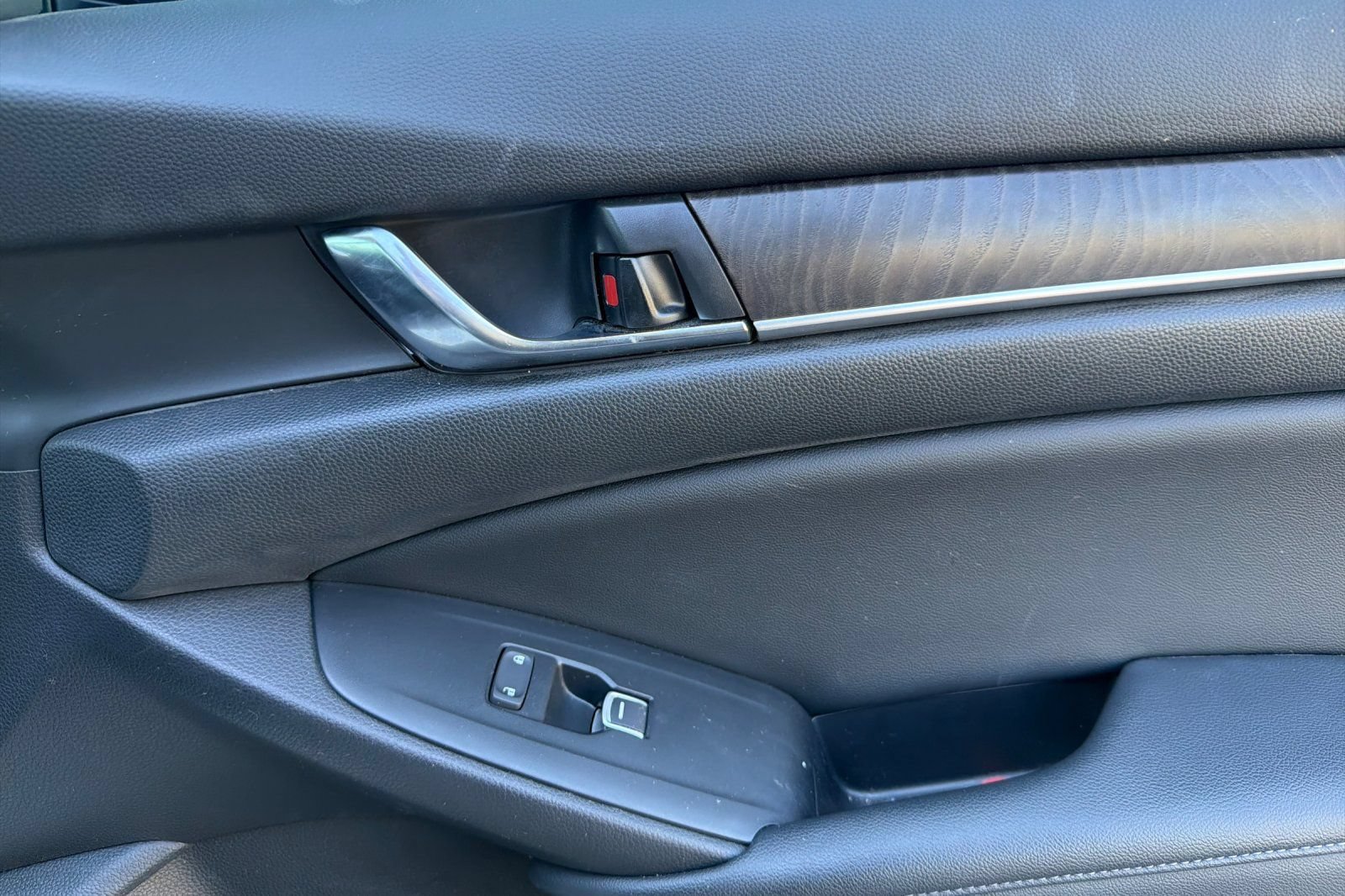 Used 2021 Honda Accord EX-L image 16