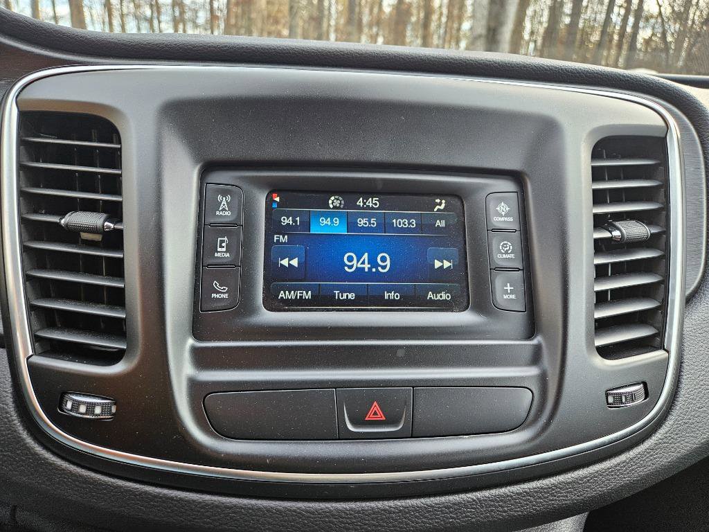 Used 2015 Chrysler 200 Limited image 15