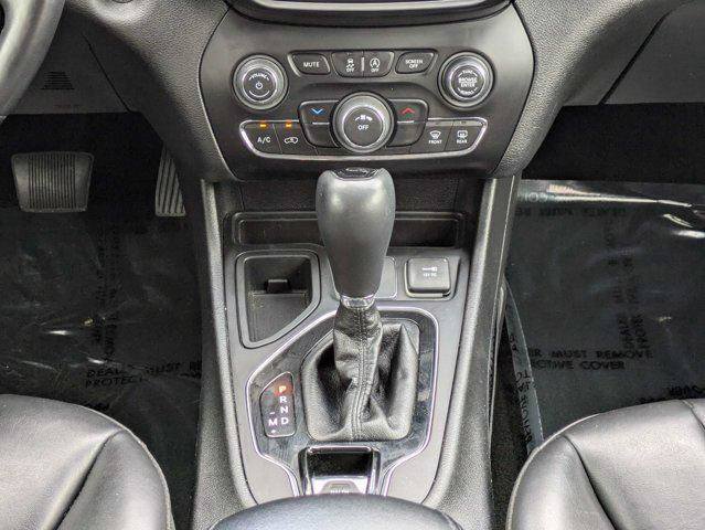 Certified 2021 Jeep Cherokee Latitude Plus FWD image 19