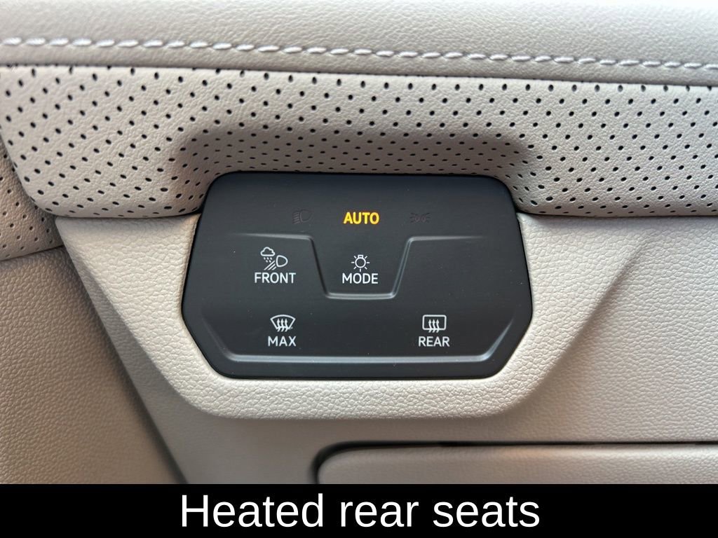 Certified 2025 Volkswagen Atlas SEL Premium R-Line image 31