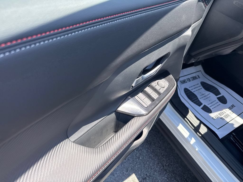 Used 2026 Nissan Kicks SR w/ SR Premium Package FWD image 11