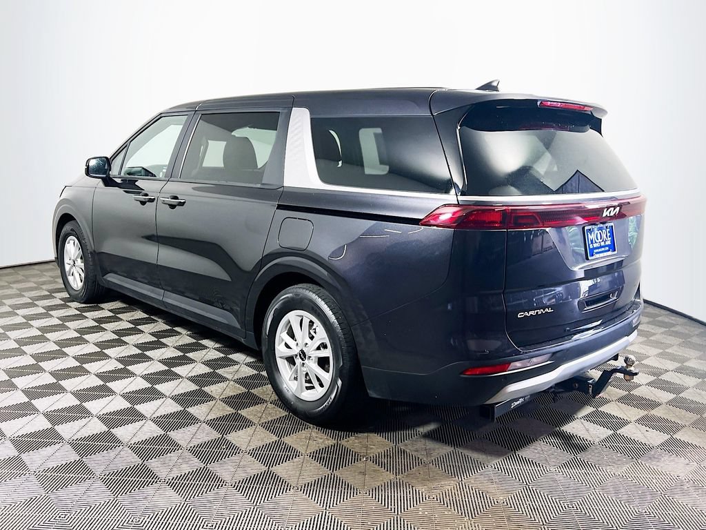 Used 2024 Kia Carnival LX FWD image 5