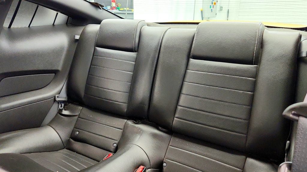 Used 2010 Ford Mustang Coupe RWD image 19