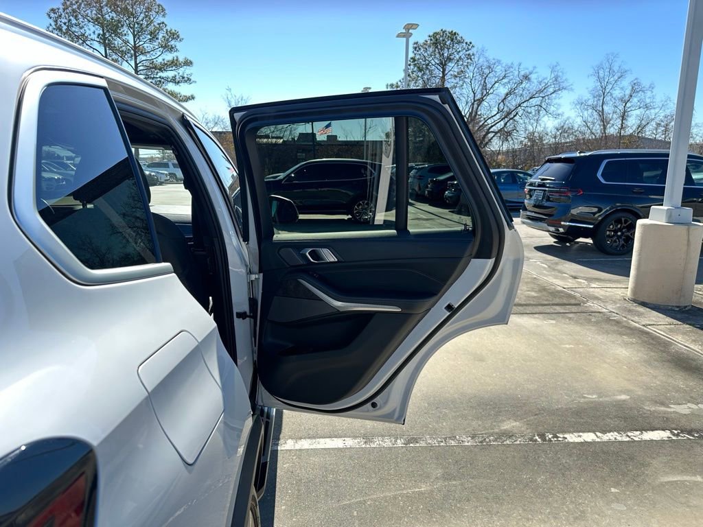Used 2025 BMW X5 sDrive40i image 27