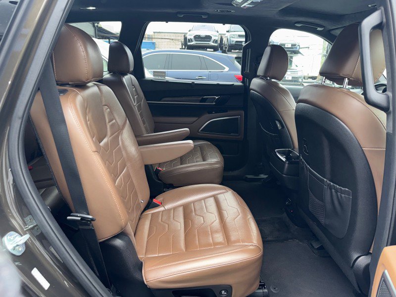 Used 2021 Kia Telluride SX w/ SX Prestige Package image 50