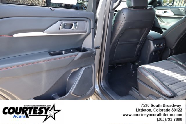 Used 2025 Ford Explorer ST-Line w/ Premium Package image 24