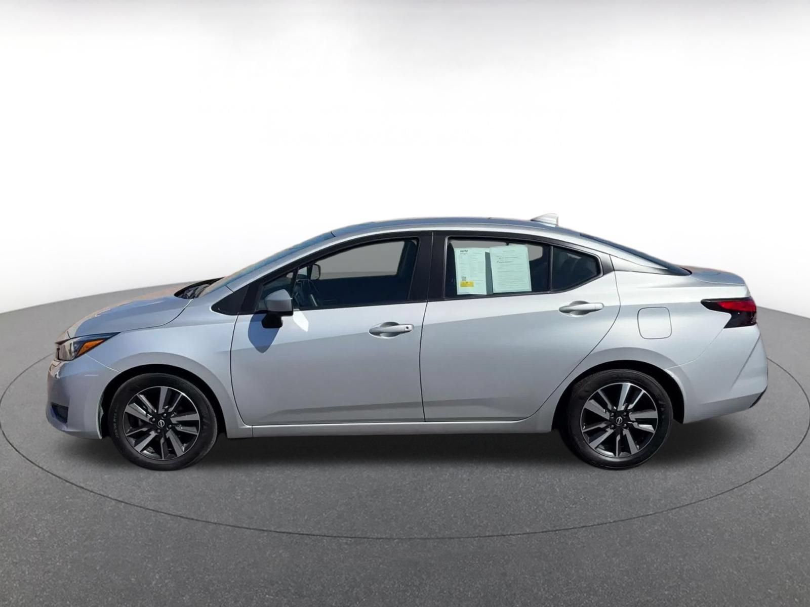 Used 2025 Nissan Versa SV FWD image 8