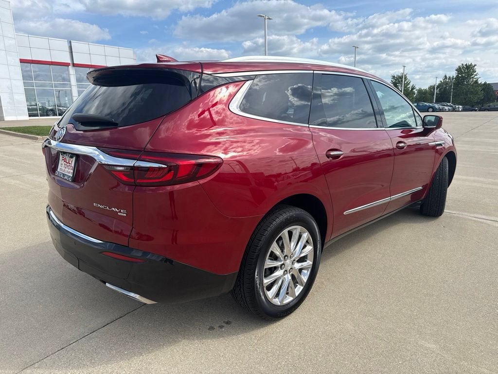 Used 2018 Buick Enclave Premium w/ Experience Buick Package AWD/4WD image 3