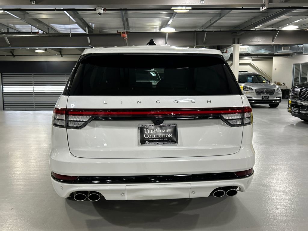Used 2026 Lincoln Aviator Reserve w/ Jet Appearance Package AWD/4WD image 3