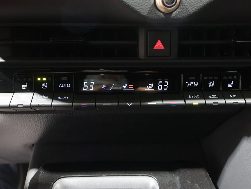 Used 2026 Toyota Crown AWD/4WD image 29