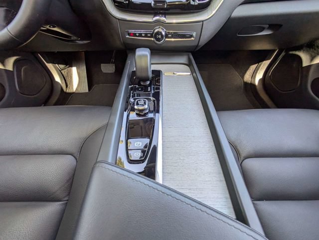 Certified 2025 Volvo XC60 B5 Plus AWD/4WD image 24