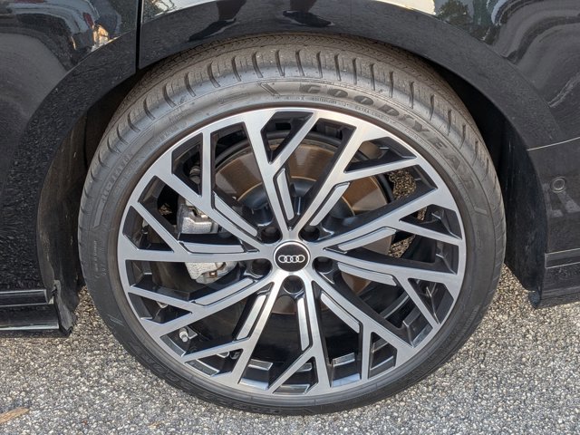 Used 2024 Audi A8 L 3.0T AWD/4WD image 18