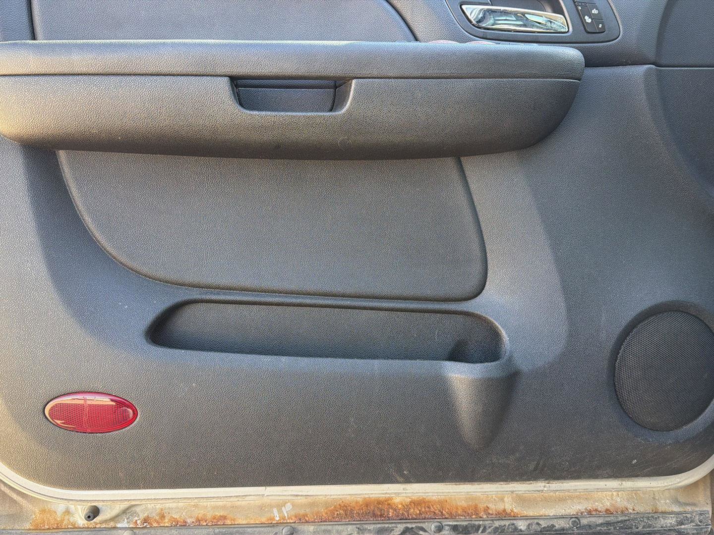 Used 2008 GMC Yukon XL SLT w/ SLT Preferred Equipment Group image 13