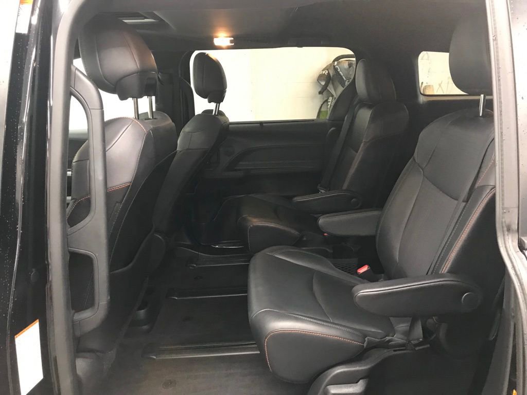Used 2021 Toyota Sienna XSE image 27