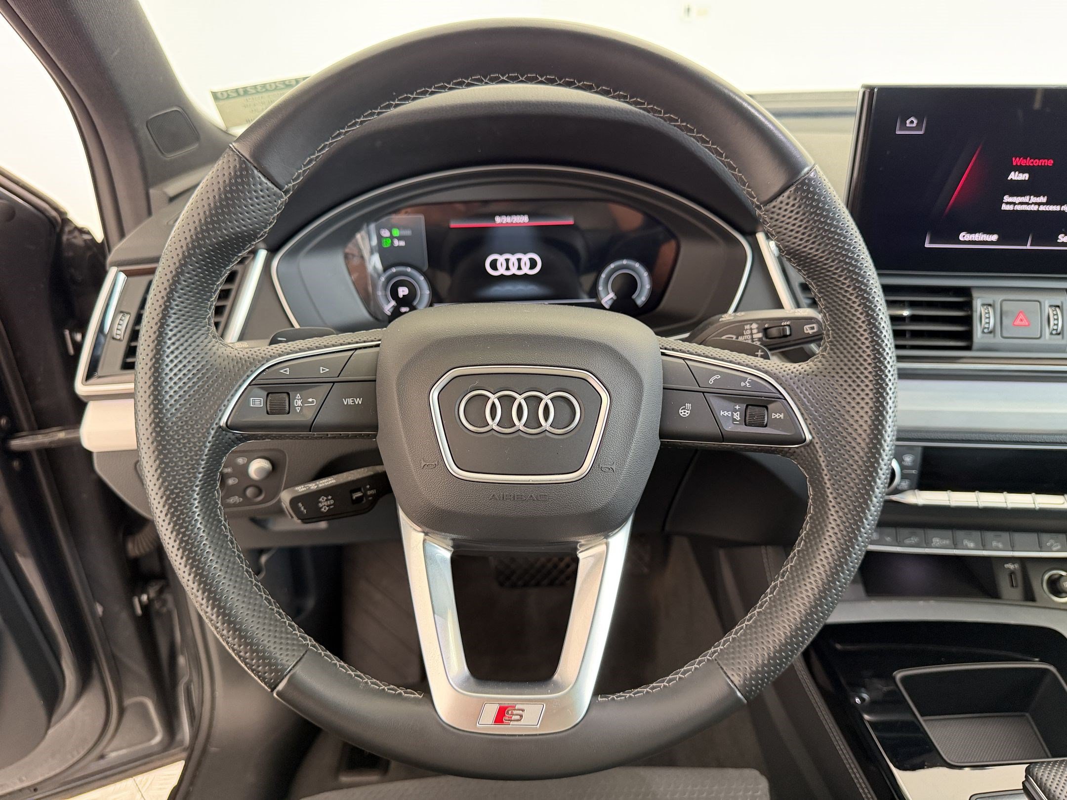 Used 2023 Audi Q5 e Prestige w/ Prestige Package AWD/4WD image 11