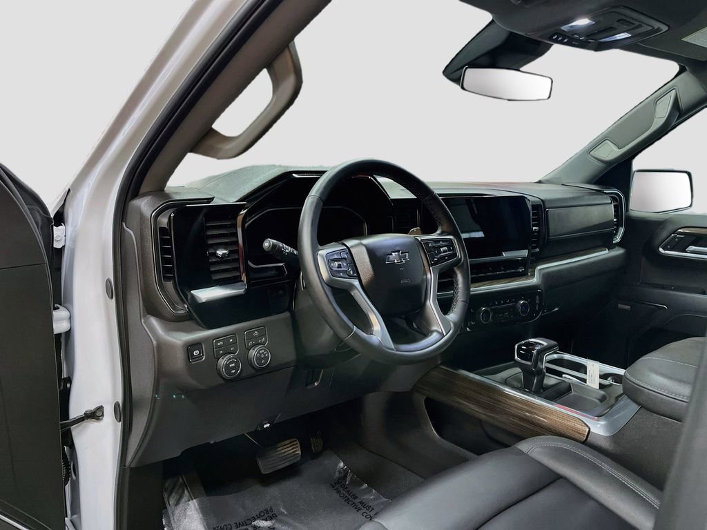 Used 2026 Chevrolet Silverado 1500 LT Trail Boss w/ Convenience Package II AWD/4WD image 9