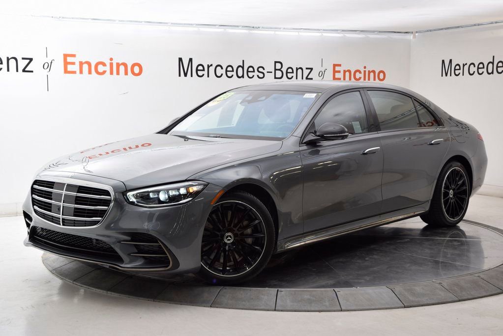 Used 2025 Mercedes-Benz S 580e 4MATIC Sedan image 2